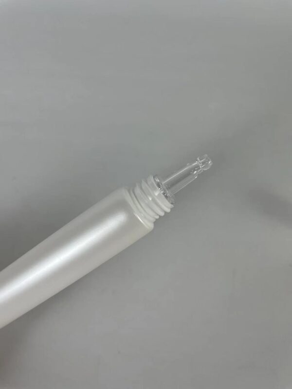 Customizable water drop shape applicator tube Ample Cosmetic Packaging